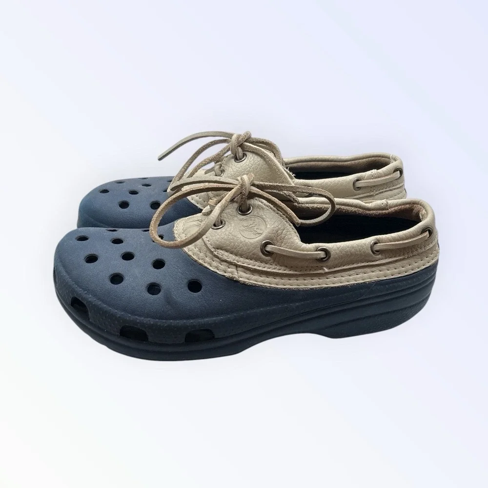 Crocs Islander Pitcrew Womens Size 9 Boat Shoes Navy Blue White Leather Lined
